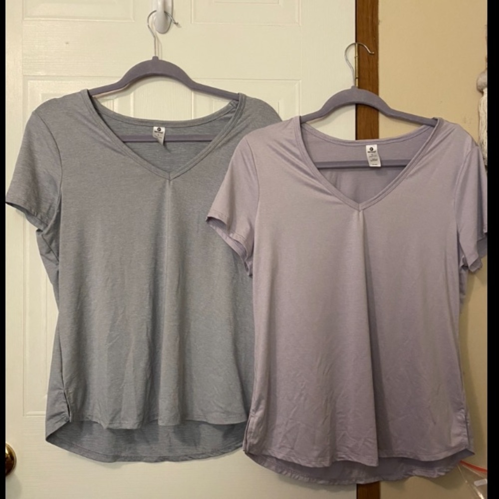 90 Degree by Reflex Vneck Dry Fits SZ LRG NWOT